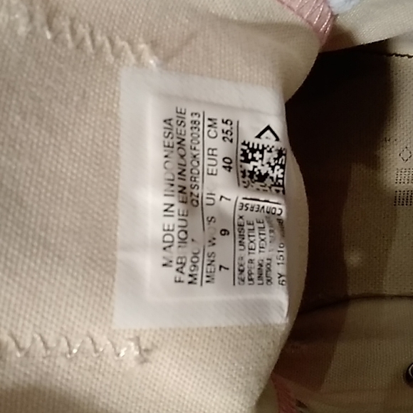 Converse Sneakers  aka Chucks - Picture 5 of 7